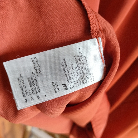 🌹The Quiet Luxury Collection🌹 H&M Brick Orange Peasant Blouse - Picture 16 of 17